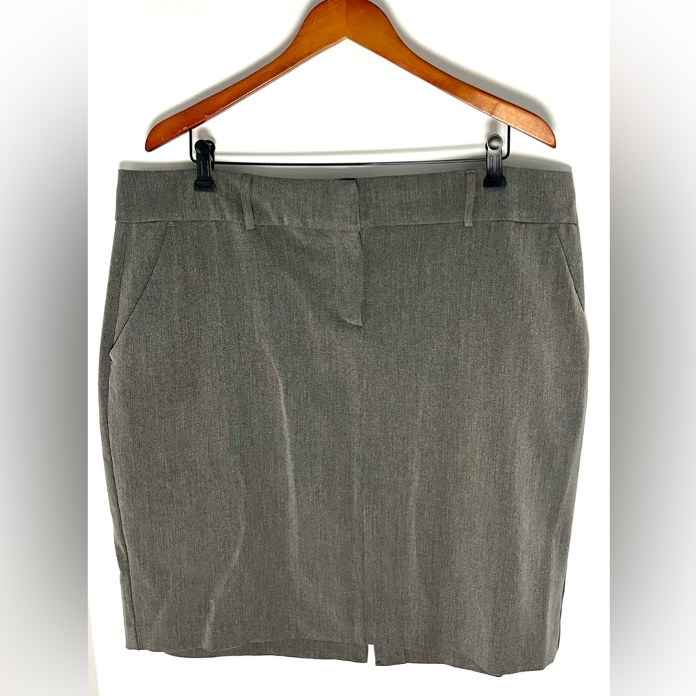 EUC US 18 Tall Old Navy Gray Pencil Skirt